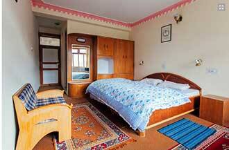 Hotel Snow Lion, Kaza 1